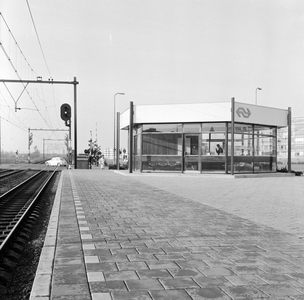 150732 Gezicht op het N.S.-station Utrecht Overvecht te Utrecht.